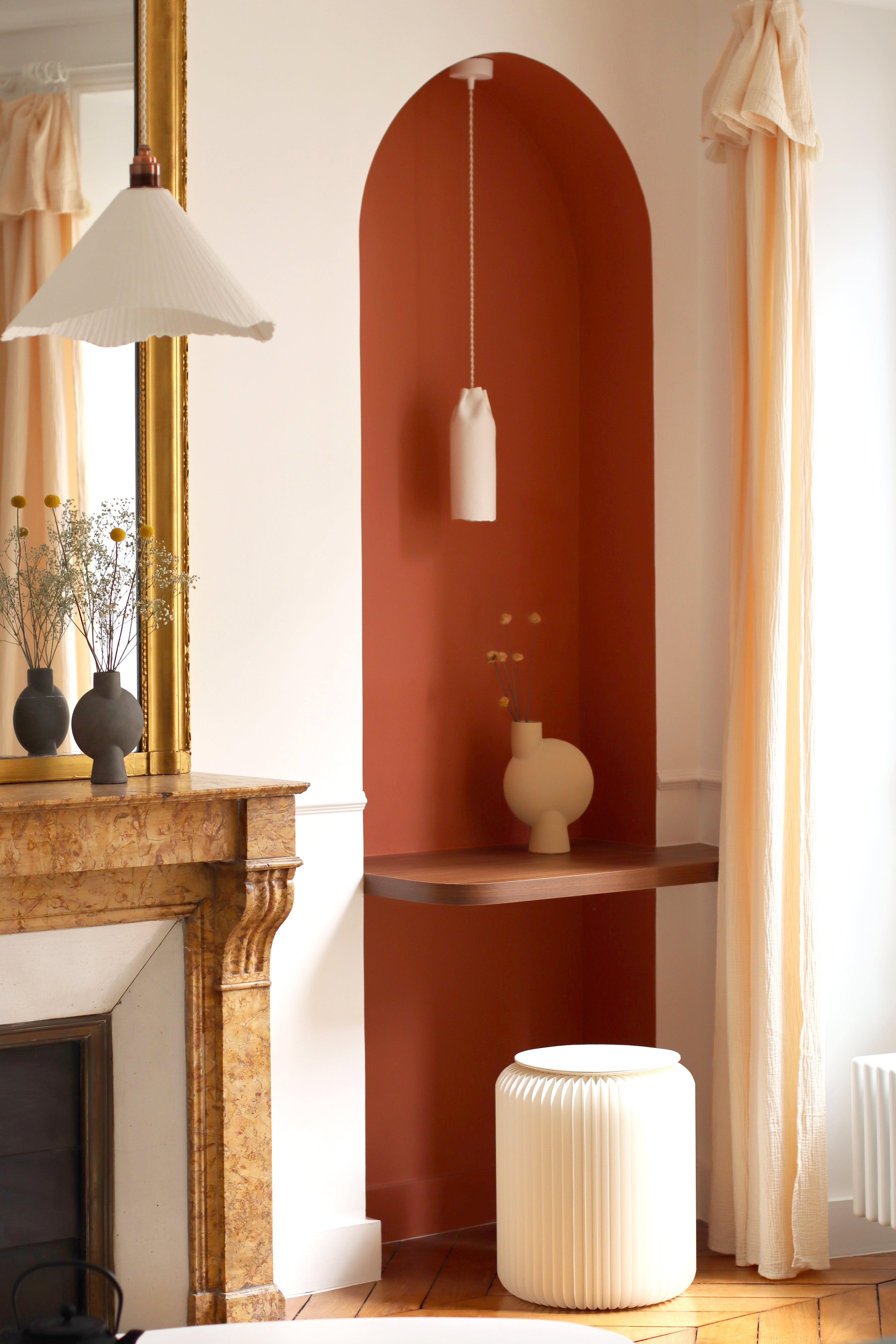 alcôve couleur ; alcôve arrondie ; farrow and ball red earth