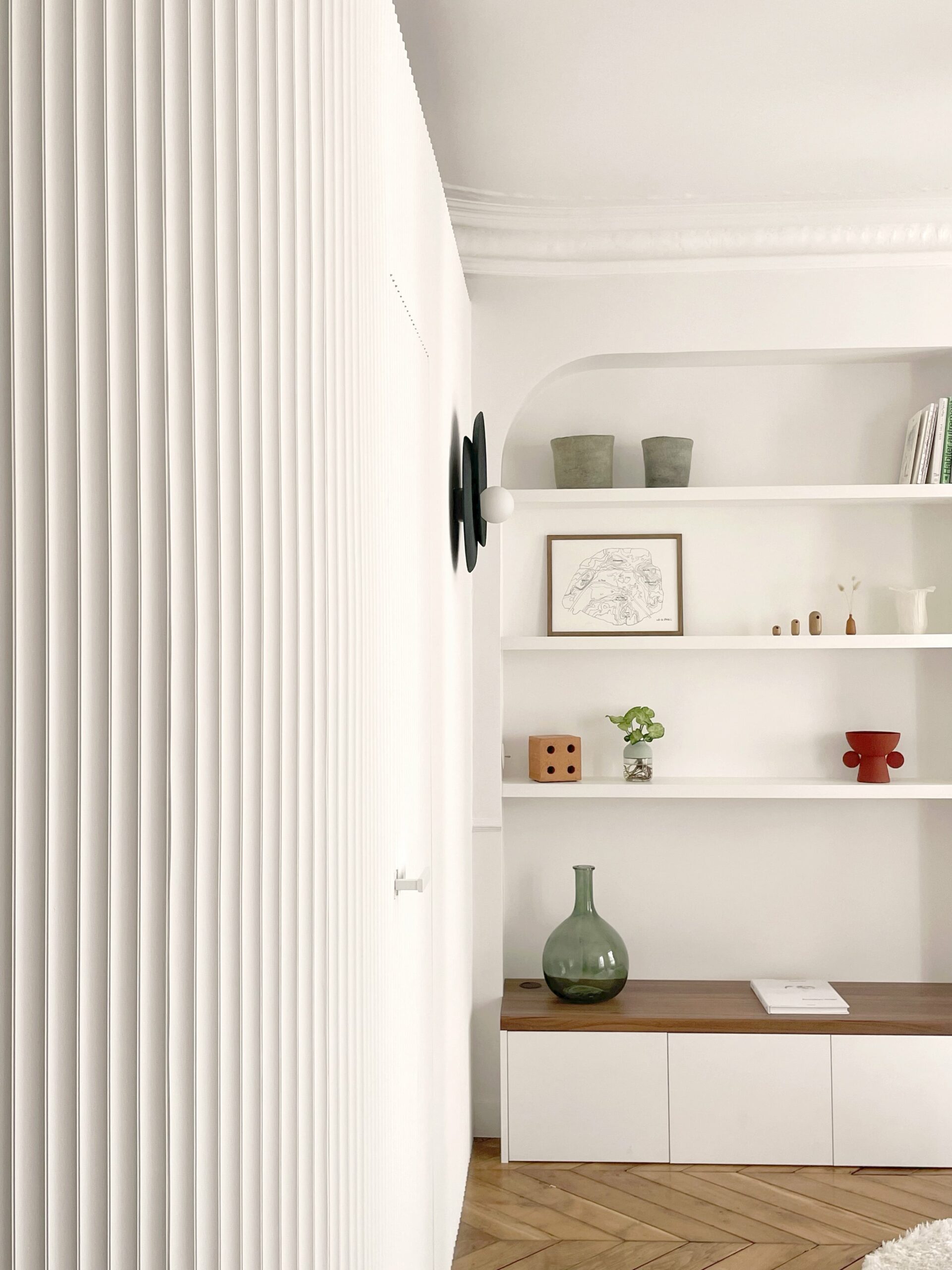 bibliothèque salon ; bibliothèque blanche