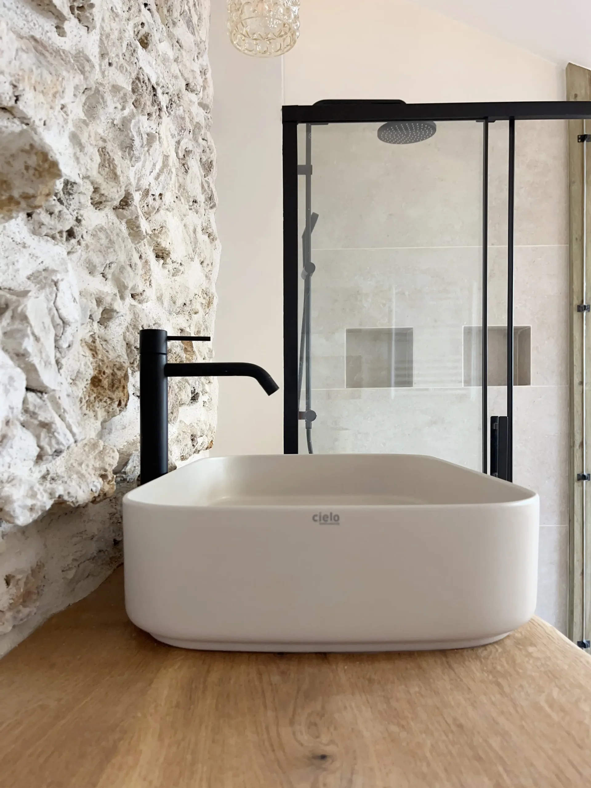 vasque cielo - vasque à poser - niche carrelage - salle de bain bois pierre - ceramica cielo