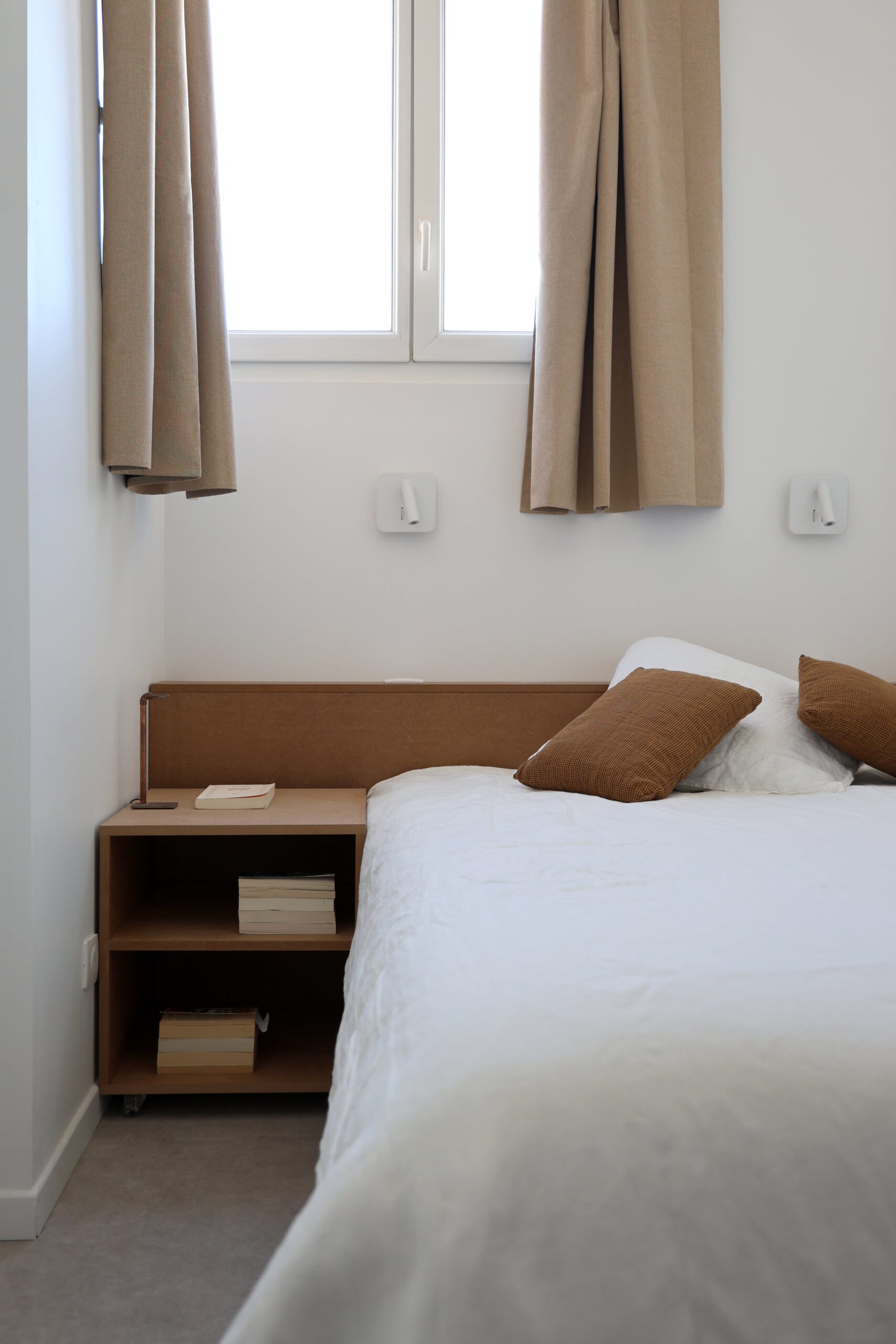 chambre MDF ; chambre minimaliste ; agencement chambre sur mesure ; chambre décoration